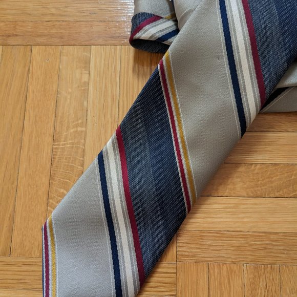 π₯ Amazing Vintage Louis Feraud Tie. Retro Multicolour Tie π₯ - Picture 9 of 9